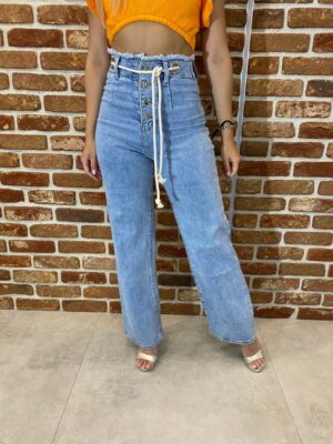 Jeansowe spodnie z szerokimi nogawkami